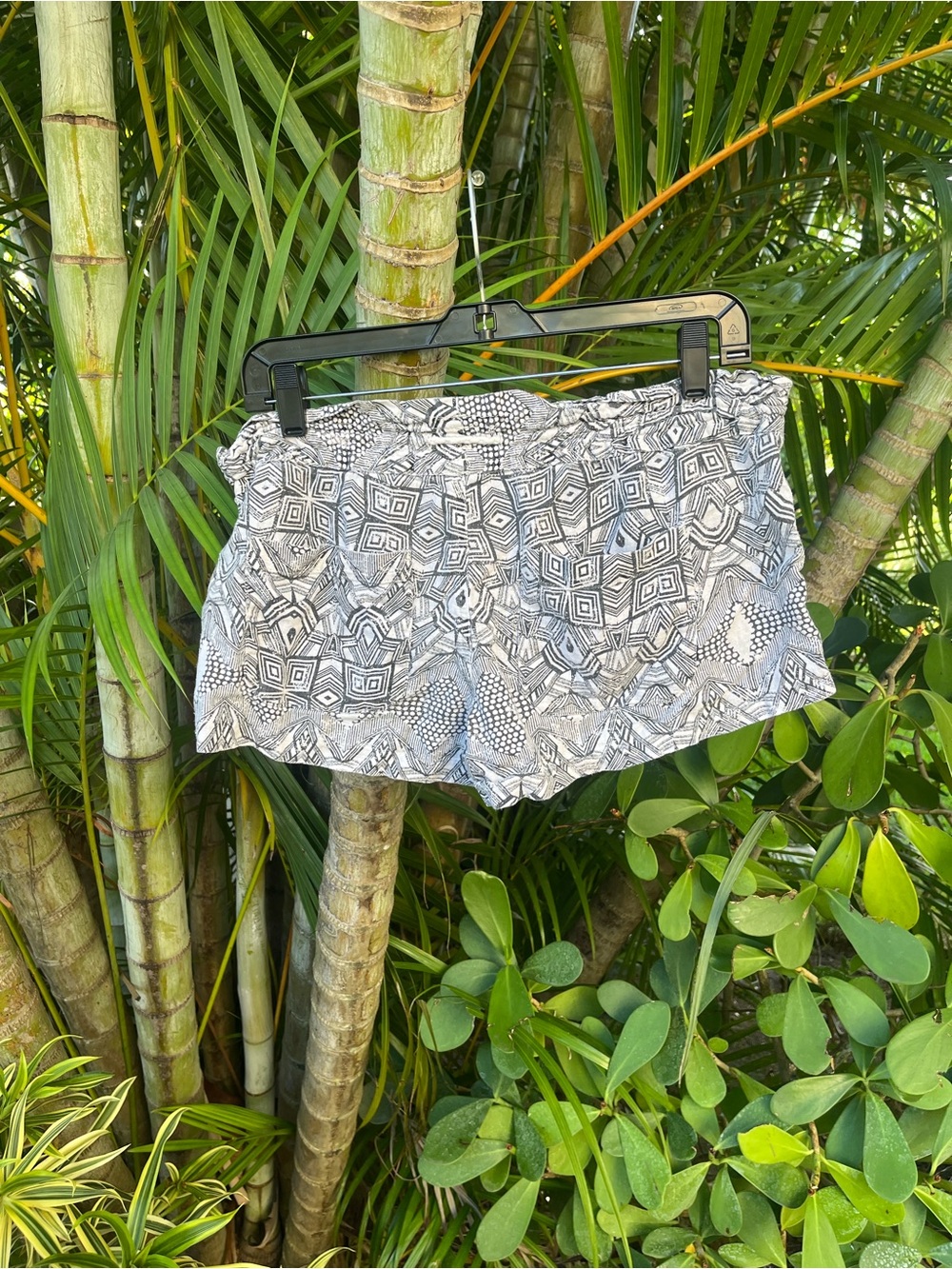 2014 Roxy Geometric Shorts ❤️ - Picture 13 of 13